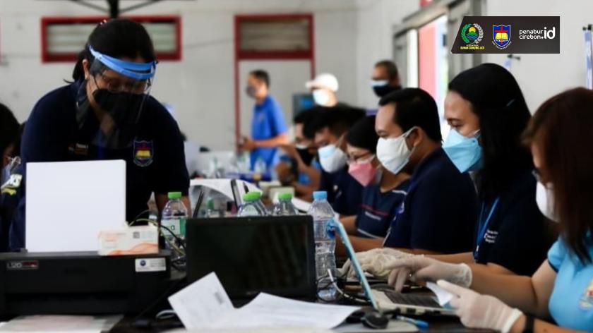 SEBANYAK 1.750 PESERTA DIDIK DAN MASYARAKAT UMUM TERIMA VAKSIN SINOVAC TAHAP I DI BPK PENABUR CIREBON